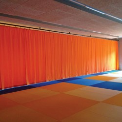 Dividing curtain,...