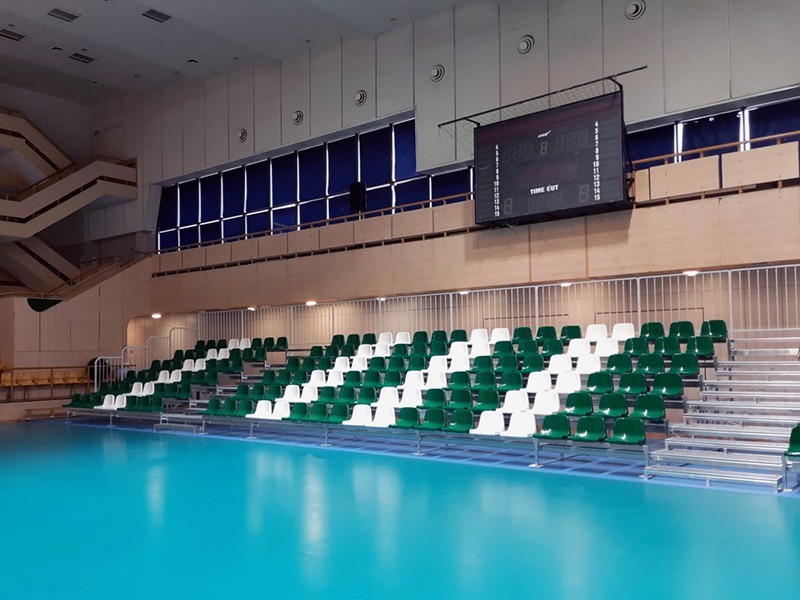 6-row tribune with steel...