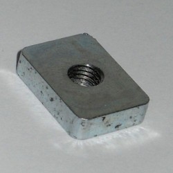 Threaded cube for the hook on the screw