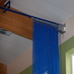 Construction for fixing and horizontal sliding of the curtain with electric drive