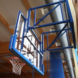 Height adjustment mechanism for basketball backboard 105x180 cm