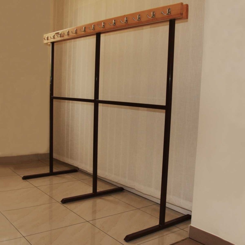 Free-standing clothes rack, two-sided