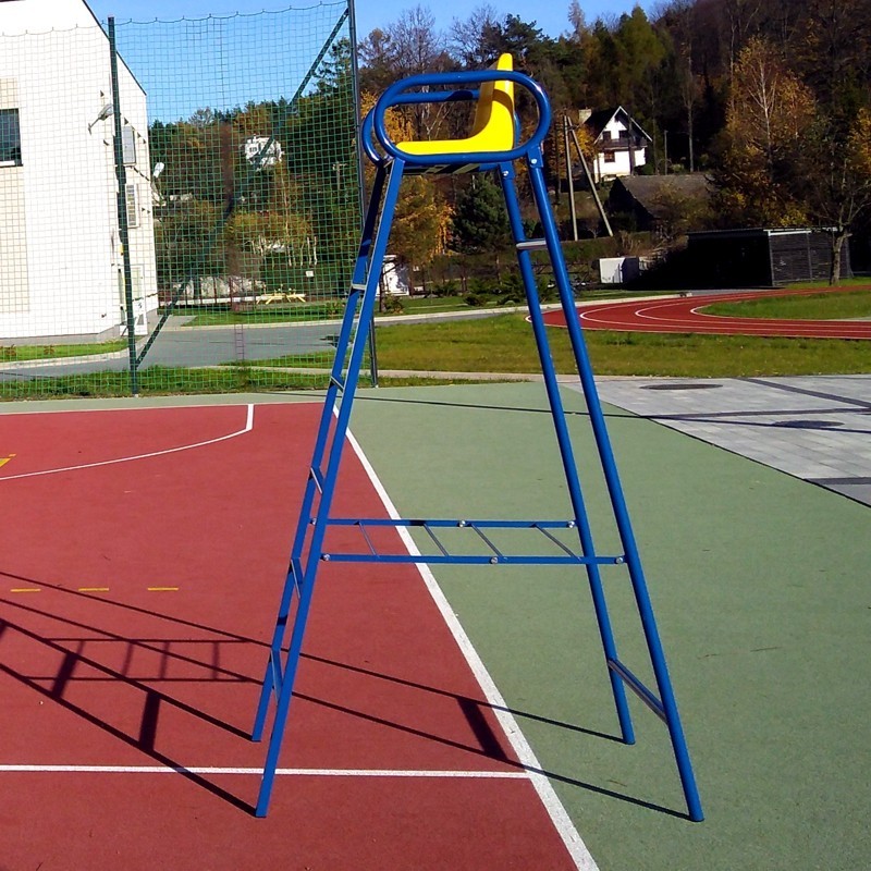 Tennis and badminton referee chair