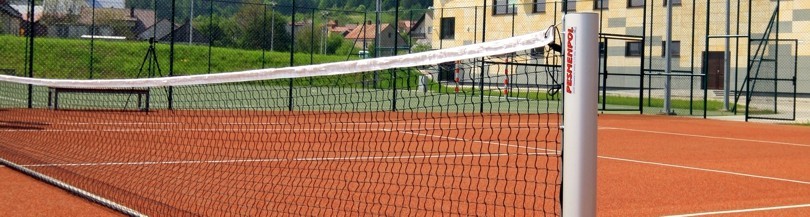 Posts, accessories, referee chair and mobile tennis sets