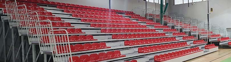 Telescopic tribunes with plastic seats with backrest in all rows